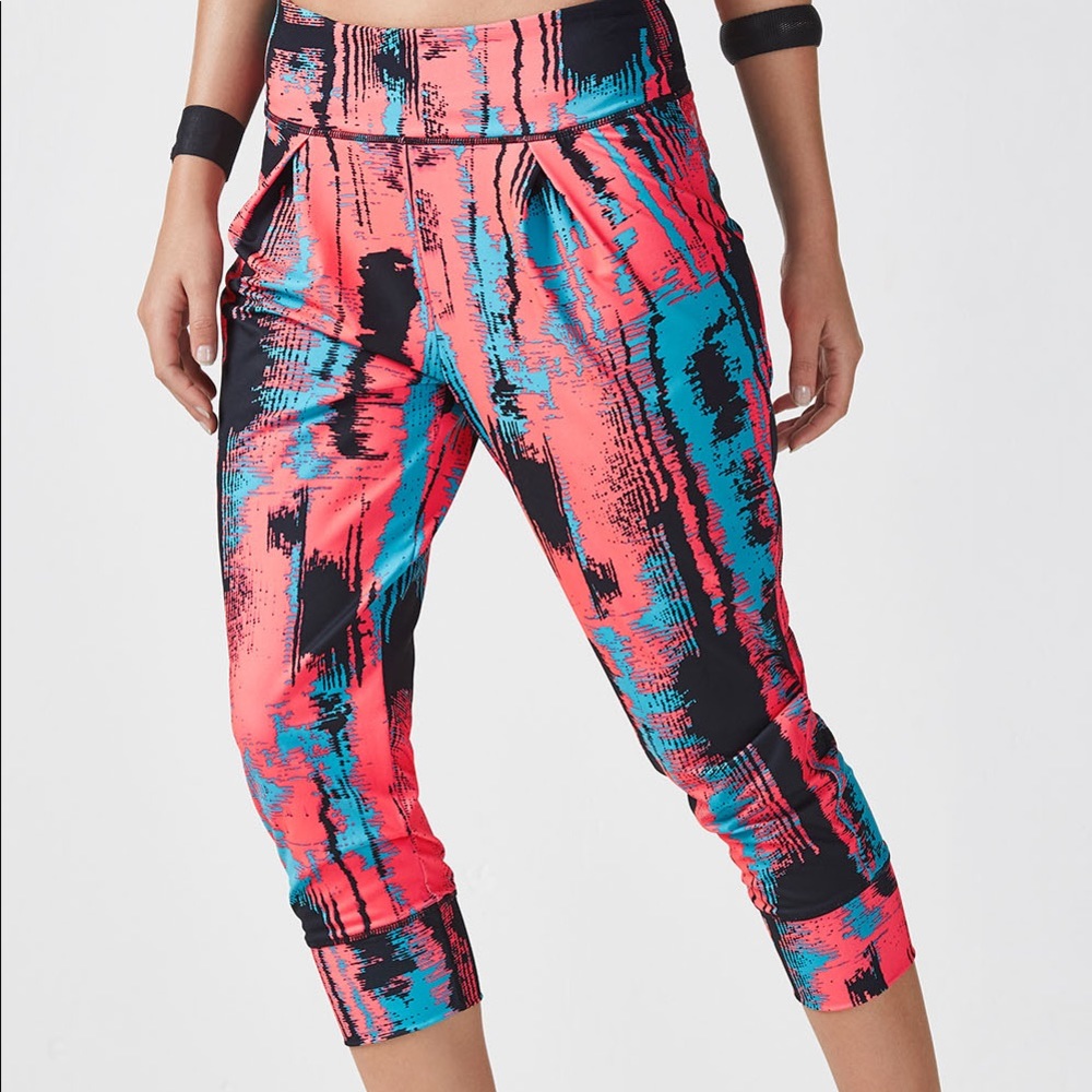 Fabletics Yogi Capri Pants size L